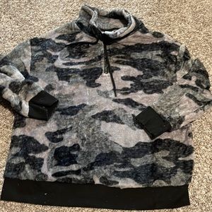 Secret treasures size L camp sweater